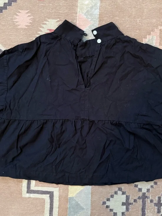 Everlane Black Tiered Mockneck Cropped Blouse - Picture 4 of 5